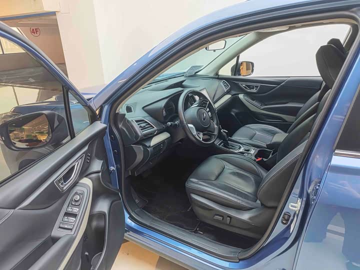 Фото 9 - Subaru Forester