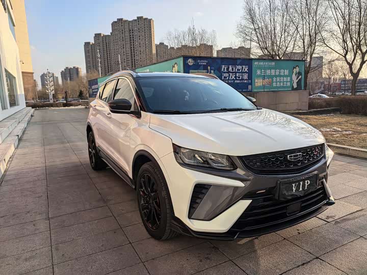 Фото 2 - Geely Coolray