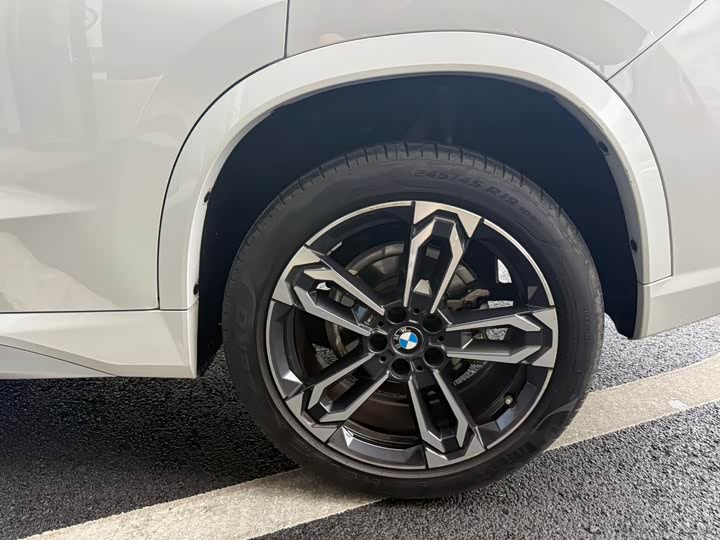 Фото 8 - BMW X1