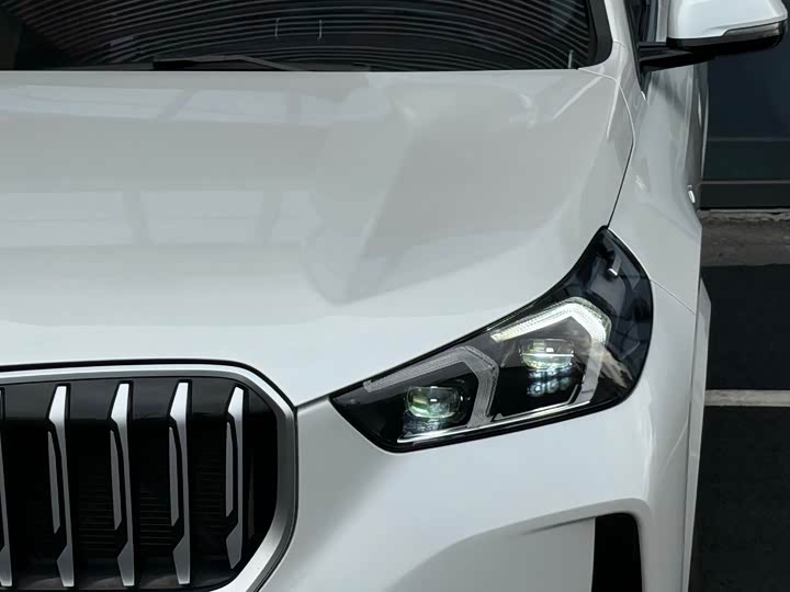 Фото 9 - BMW X1