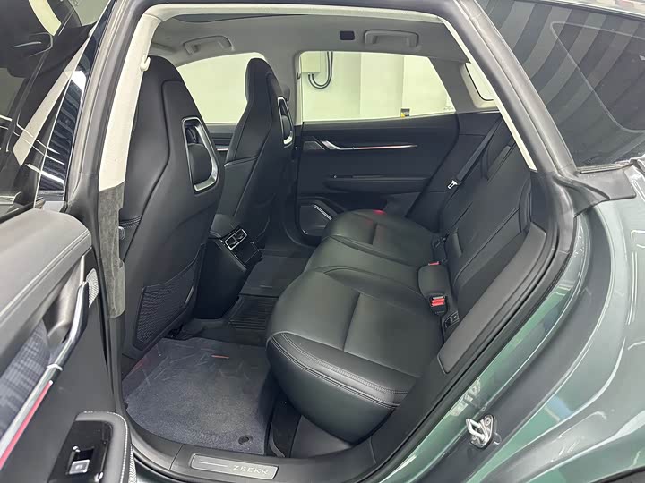 Фото 9 - Zeekr 001