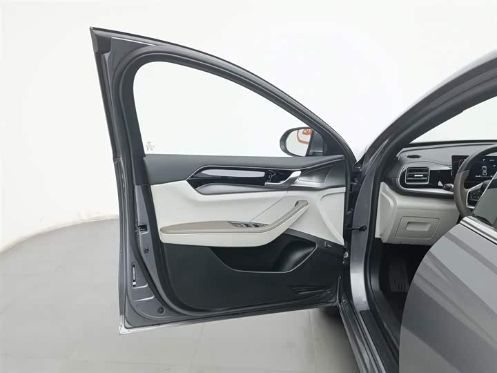 Фото 8 - BYD Qin Plus