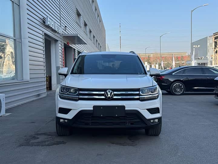 Фото 2 - Volkswagen Tharu