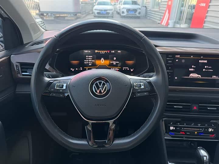 Фото 8 - Volkswagen Tharu