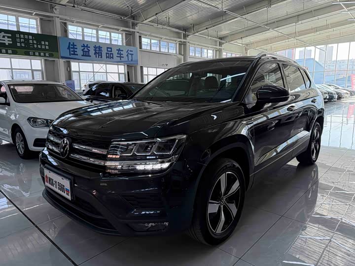 Фото 1 - Volkswagen Tharu