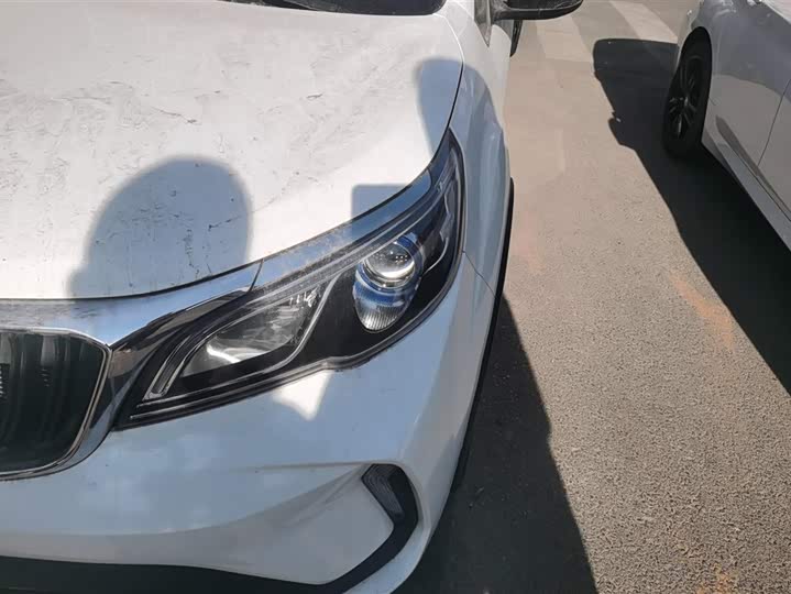 Фото 5 - Geely Vision X3