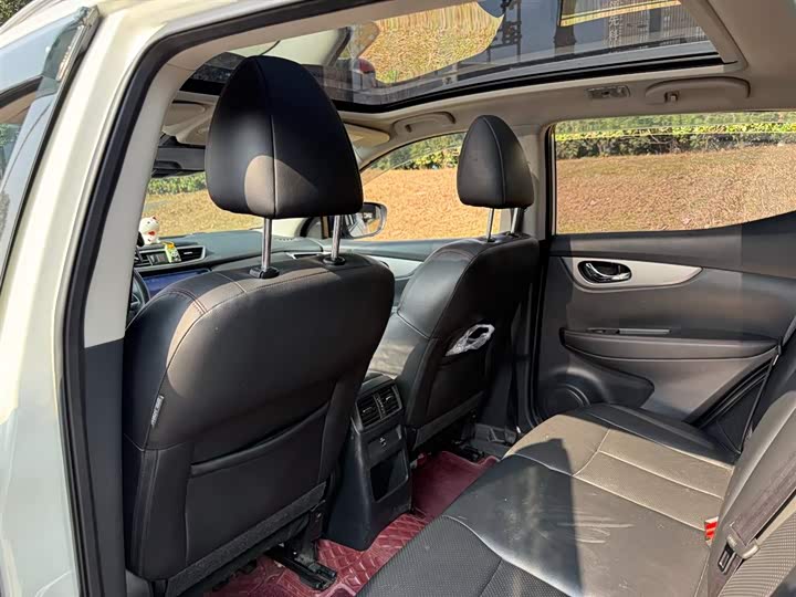 Фото 9 - Nissan Qashqai