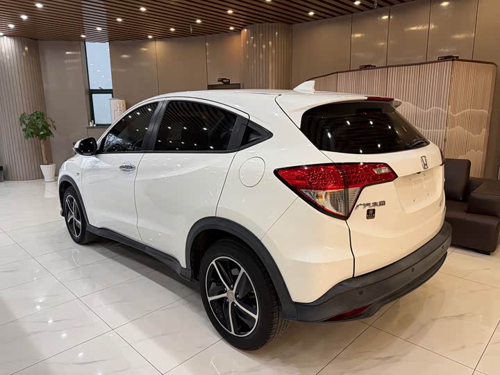 Фото 4 - Honda Vezel