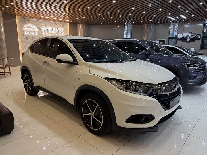 Фото 7 - Honda Vezel