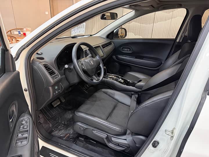 Фото 9 - Honda Vezel