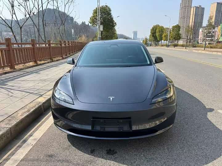 Фото 5 - Tesla Model 3