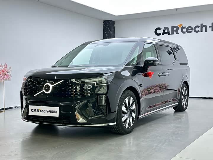 Фото 1 - Volvo EM90