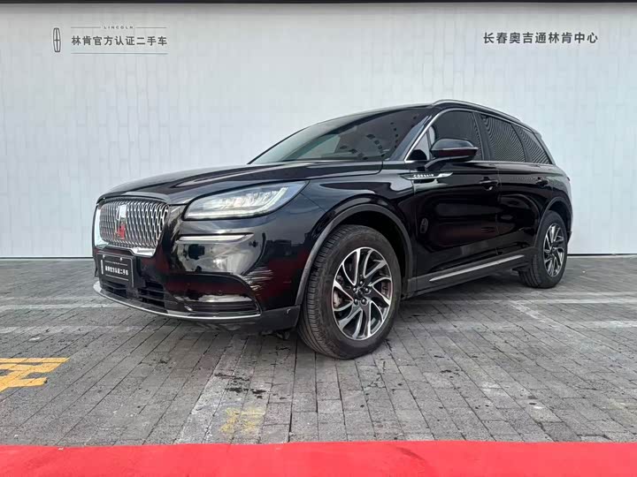 Фото 1 - Lincoln Corsair