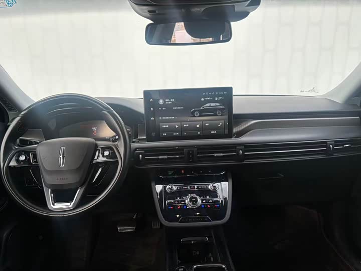 Фото 6 - Lincoln Corsair