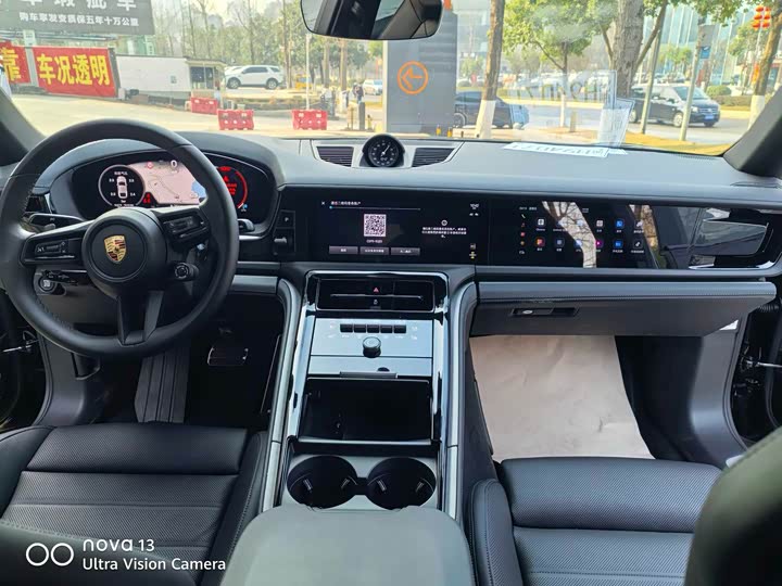 Фото 9 - Porsche Panamera