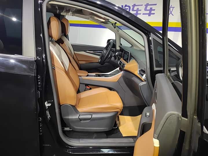 Фото 8 - Maxus G50