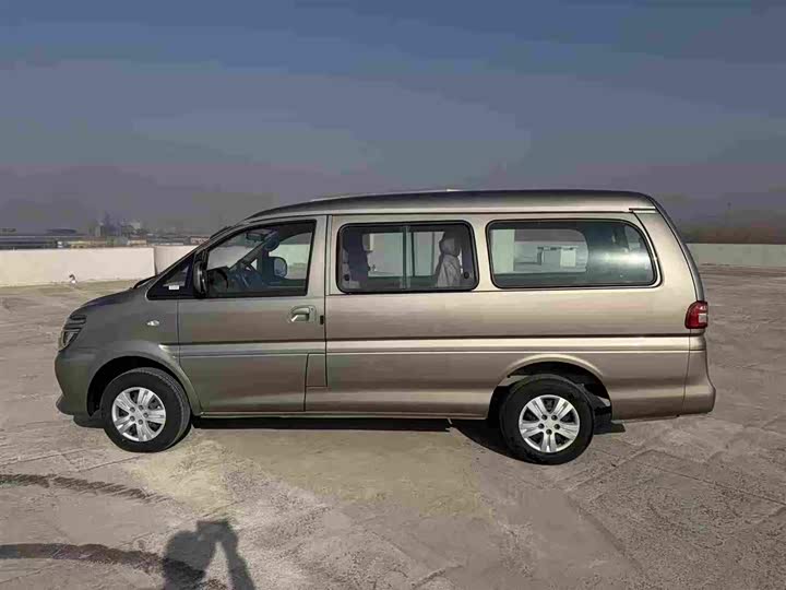 Фото 7 - Dongfeng Forthing Lingzhi M5