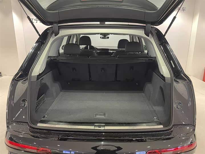 Фото 6 - Audi Q7