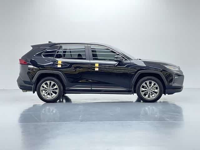 Фото 9 - Toyota Wildlander