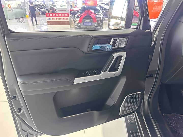 Photo 7 - BAW 212 T01