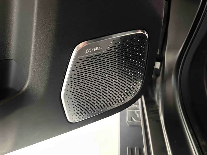 Photo 8 - BAW 212 T01