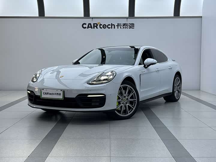 Фото 1 - Porsche Panamera