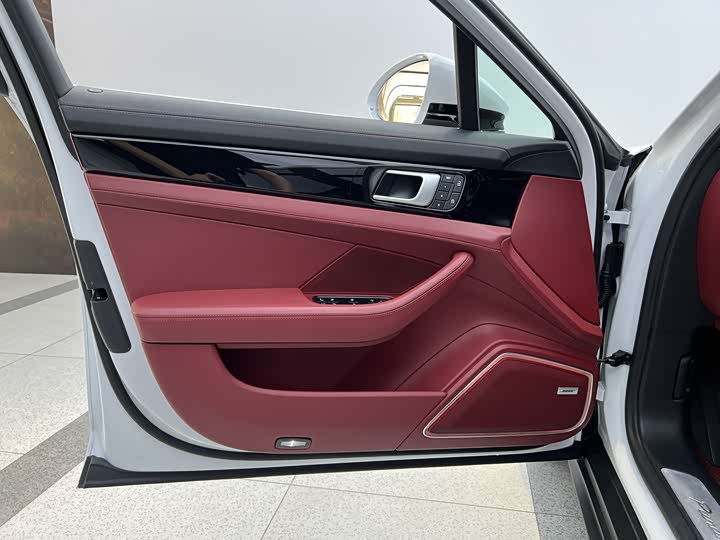 Фото 9 - Porsche Panamera