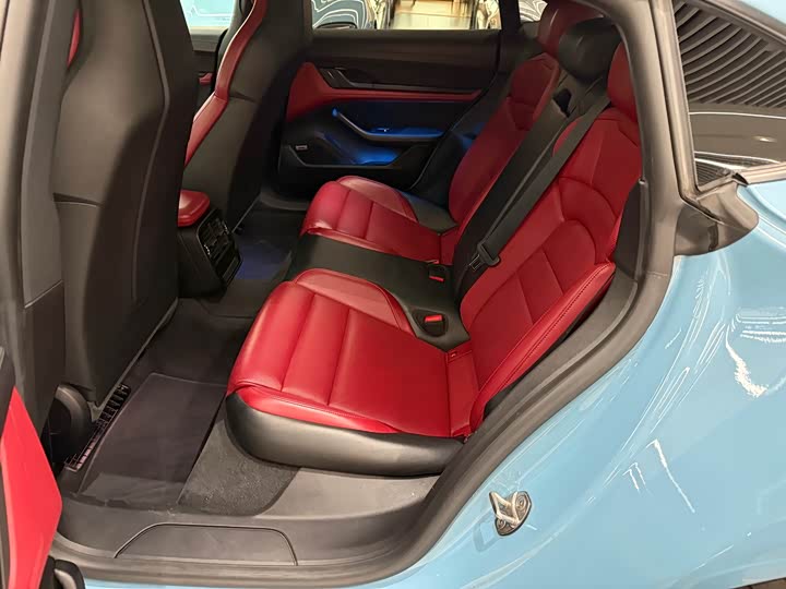 Photo 9 - Porsche Taycan