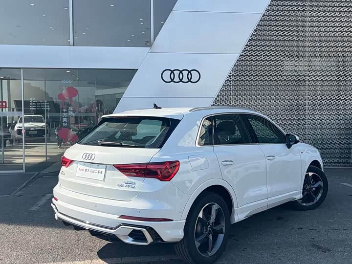 Фото 4 - Audi Q3
