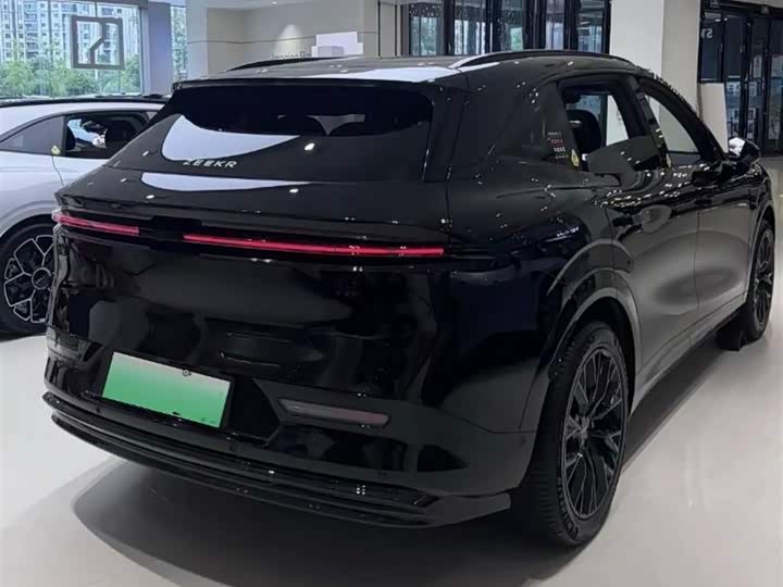 Фото 2 - Zeekr 7X