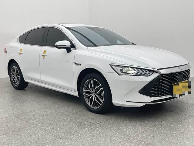 Фото 3 - BYD Qin Plus