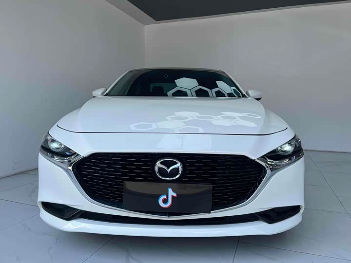 Photo 2 - Mazda 3 (Axela)