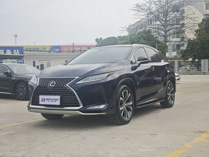 Фото 1 - Lexus RX