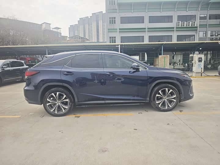 Фото 3 - Lexus RX