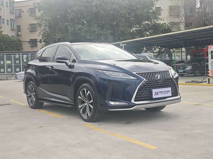 Фото 4 - Lexus RX