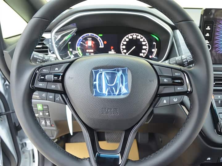 Фото 8 - Honda Elysion