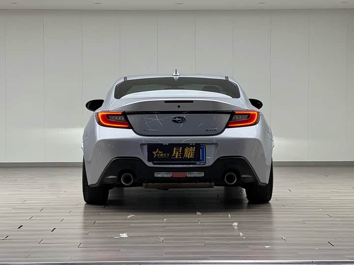 Фото 8 - Subaru BRZ