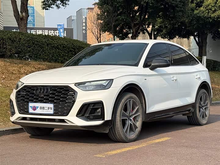 Фото 1 - Audi Q5L Sportback