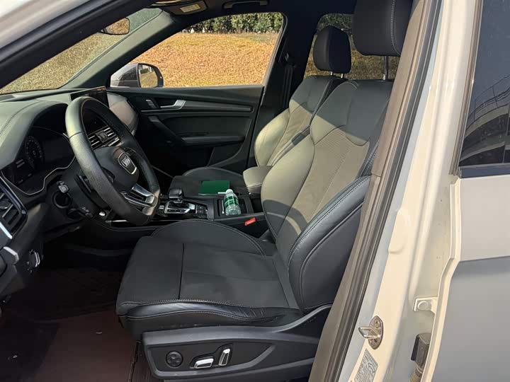 Фото 8 - Audi Q5L Sportback