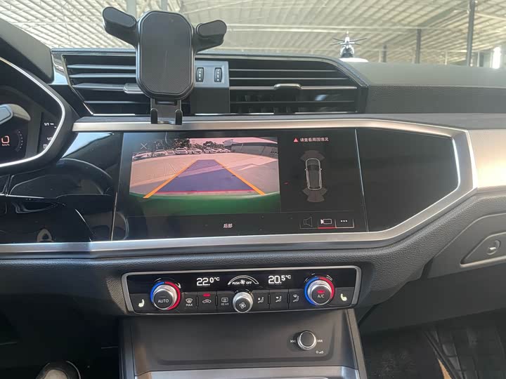 Фото 9 - Audi Q3