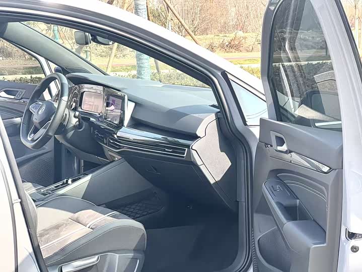 Фото 9 - Volkswagen Golf