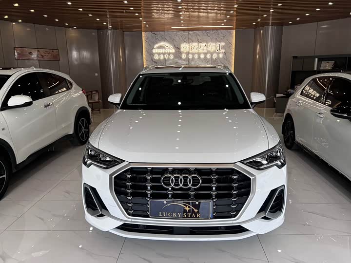 Фото 2 - Audi Q3