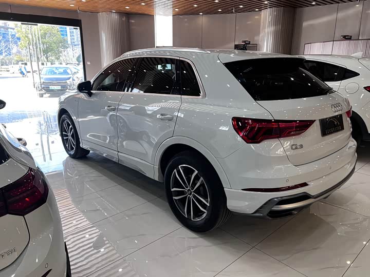 Фото 3 - Audi Q3