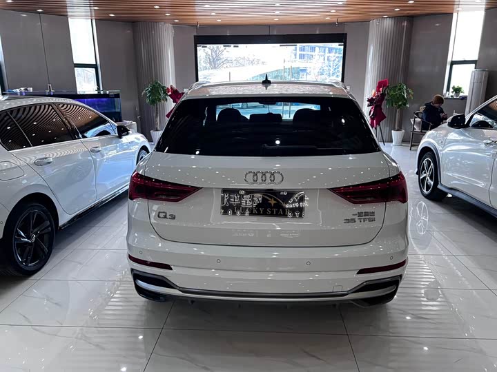 Фото 4 - Audi Q3