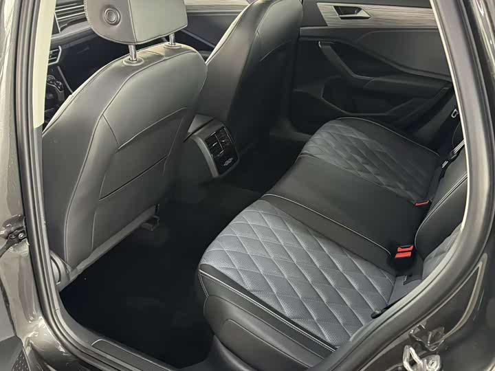 Фото 7 - Volkswagen Sagitar L