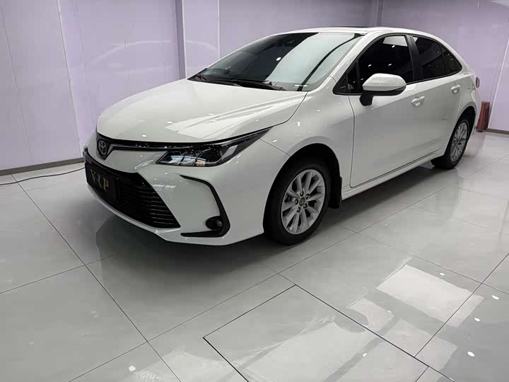 Фото 1 - Toyota Corolla