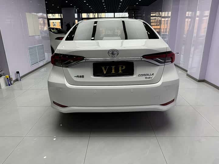 Фото 3 - Toyota Corolla