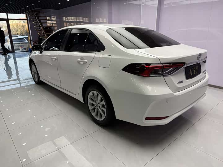 Фото 6 - Toyota Corolla