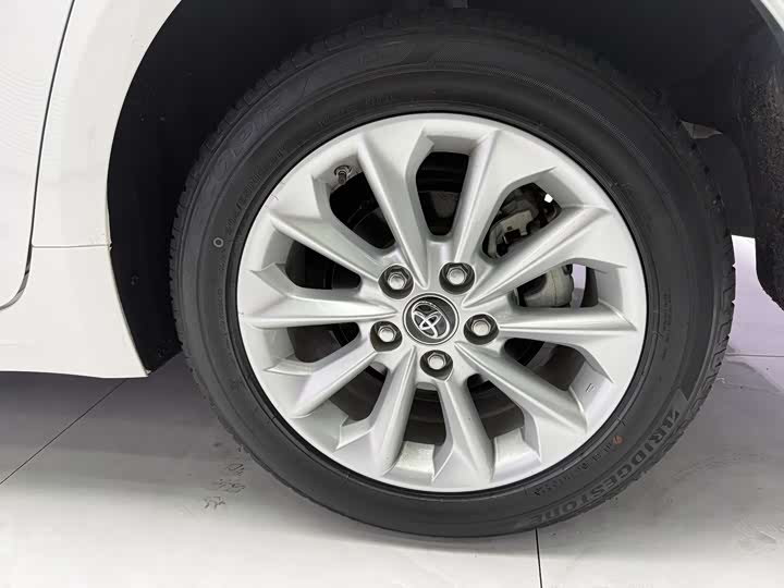 Фото 7 - Toyota Corolla