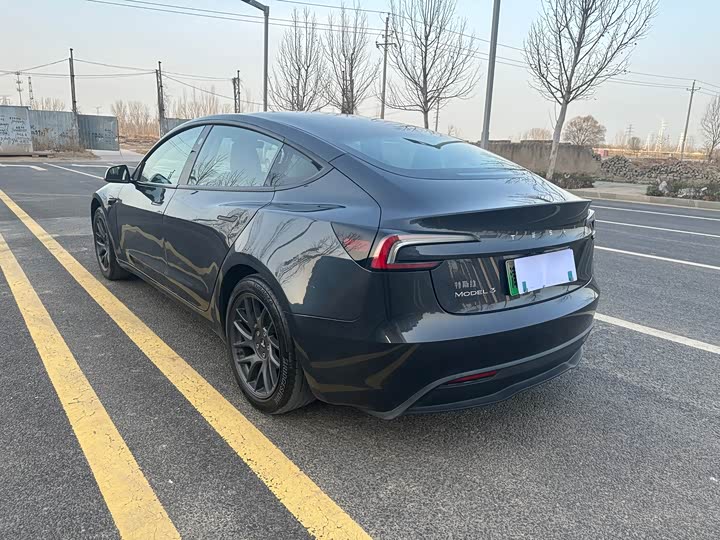 Фото 7 - Tesla Model 3